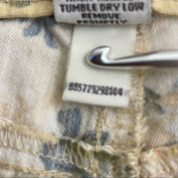 MUDD Floral Skinny Jeans - Picture 7 of 12